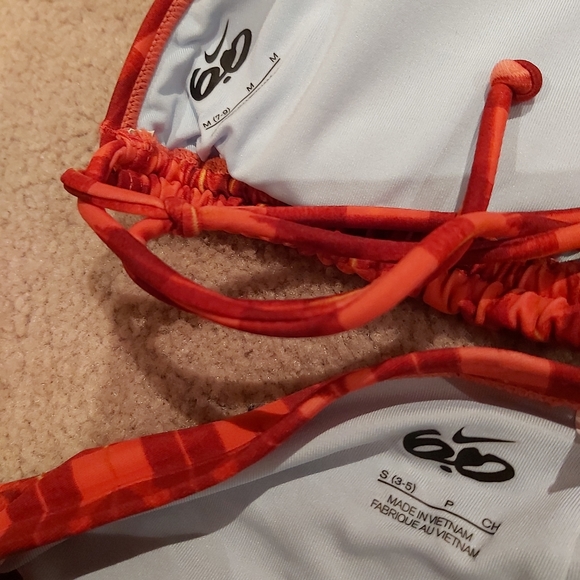 Nike 2 piece bathing suit - Picture 3 of 3